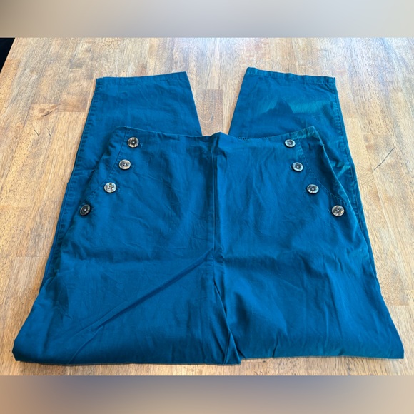 Cute teal colored pants. - Picture 2 of 5